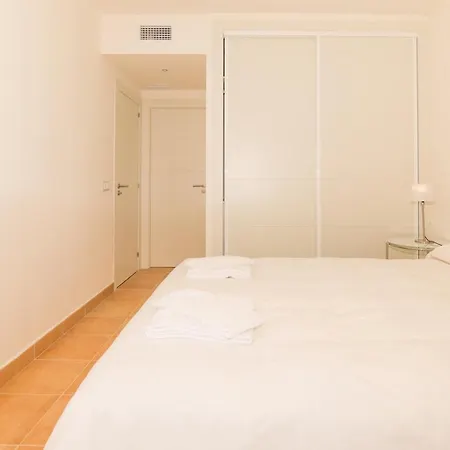 Apartment 2167-superb 2 Bedrooms In Luxury Complex With Pool